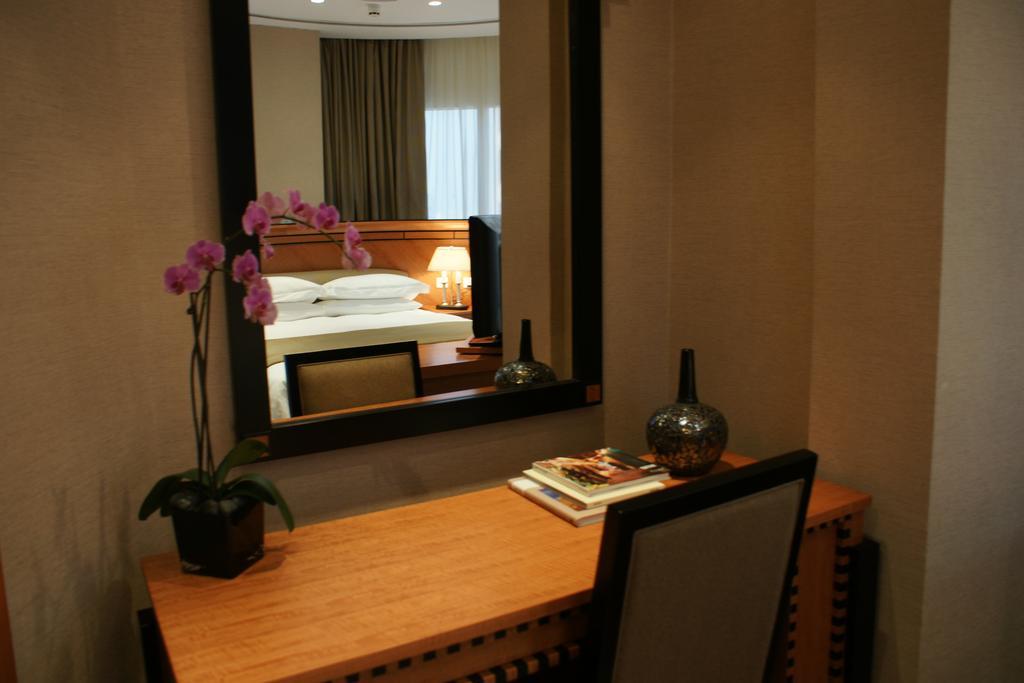 Wiseman Grand Hotel Doha Exterior photo A dressing table
